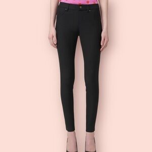 Hue Essential Denim Leggings (Jeggings) M Black